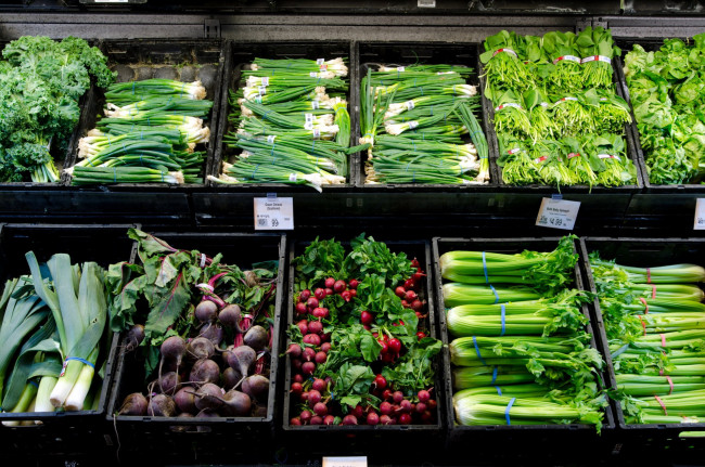 Обои картинки фото еда, овощи, лук, редис, свекла, сельдерей
