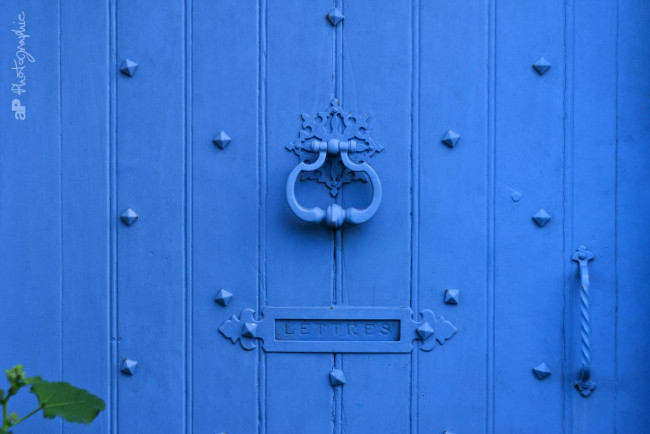 Обои картинки фото разное, ключи, замки, дверные, ручки, двери, синий