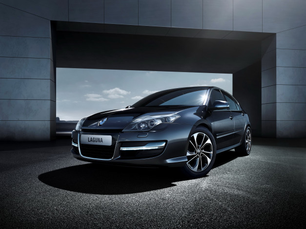 Обои картинки фото 2013, renault, laguna, hatchback, phase, автомобили