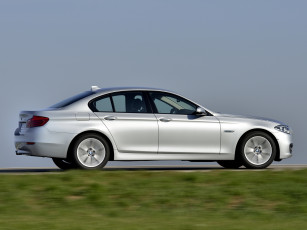 Картинка автомобили bmw светлый 2013г f10 sedan 518d