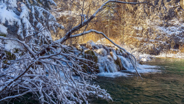 Картинка winter+in+the+plitvice+lakes+np croatia природа зима winter in the plitvice lakes np