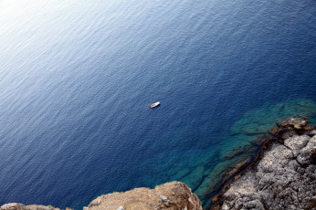 Картинка природа побережье море камни лодка