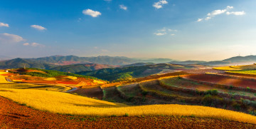 Картинка природа поля поле небо облака линии электропередачи холмы горизонт ферма куньмин юньнань китай