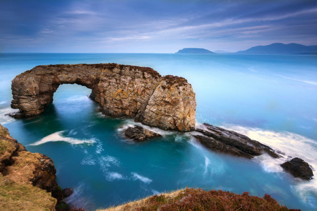 Обои картинки фото природа, побережье, скалы, море, арка, небо