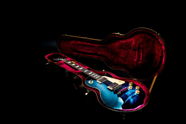Обои картинки фото музыка, -музыкальные инструменты, футляр, гитара