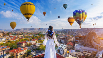 Картинка девушки -+брюнетки +шатенки горы город панорама шатенка воздушные шары белое платье