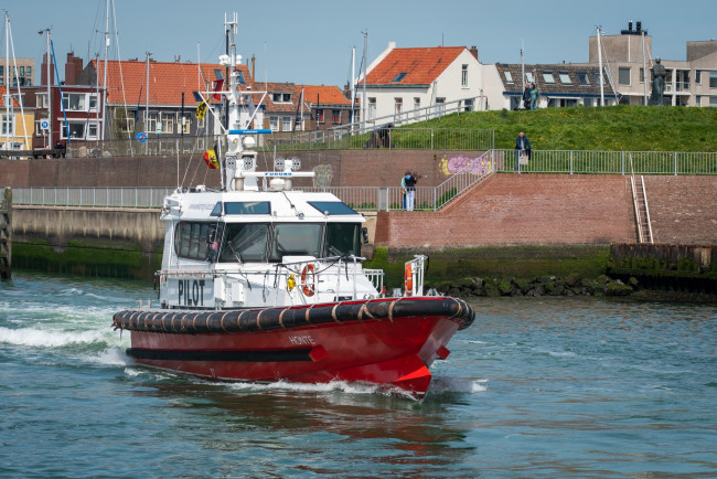 Обои картинки фото pilot boat, лоцманский катер, корабли, катера, pilot, boat, лоцманский, катер