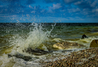 Картинка природа побережье брызнги камни берег море