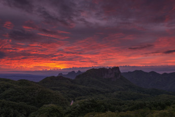 Картинка природа восходы закаты горы облака небо вечер закат лес