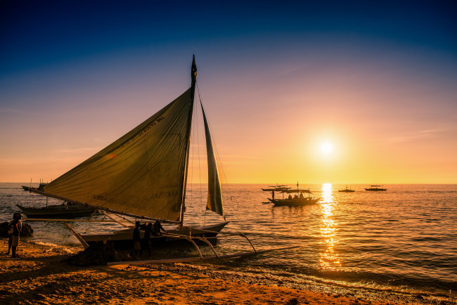 Обои картинки фото корабли, парусники, boracay, philippines, paraw, боракай, филиппины, лодки, море, закат