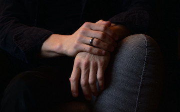 Картинка разное руки +ноги обручальное кольцо