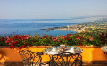 Картинка italy города пейзажи море побережье терраса столик цветы италия