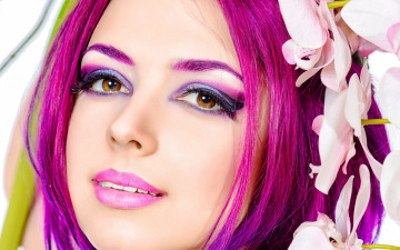 Картинка девушки -unsort+ лица +портреты девушка модель макияж взгляд яркие волосы брови губы цветы лепестки