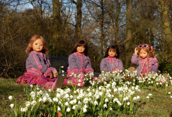 Картинка германия разное игрушки ландыши деревья куклы