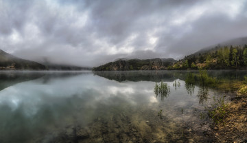 Картинка испания природа реки озера деревья холмы водоем туман