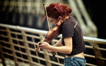 Картинка музыка -другое улица девушка скрипка
