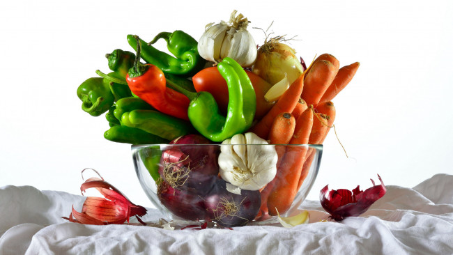 Обои картинки фото еда, овощи, морковь, чеснок, перец, лук