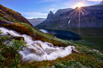 Картинка природа пейзажи восход озеро ручей горы norway норвегия