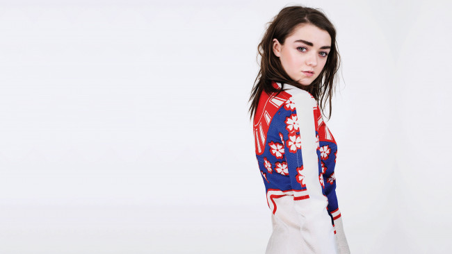 Обои картинки фото девушки, maisie williams, актриса, брюнетка, платье