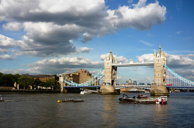 Обои картинки фото города, лондон, великобритания, мост, река, дома, облака