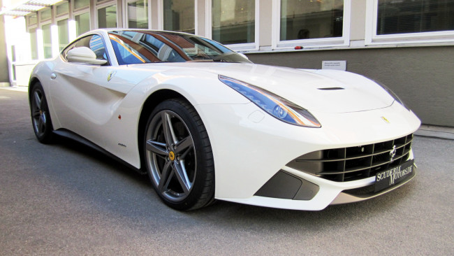 Обои картинки фото ferrari, f12, автомобили, италия, спортивные, гоночные, s, p, a