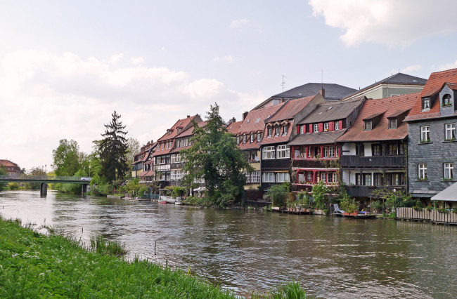 Обои картинки фото германия, бавария, бамберг, города, улицы, площади, набережные, лодки, река, деревья, дома