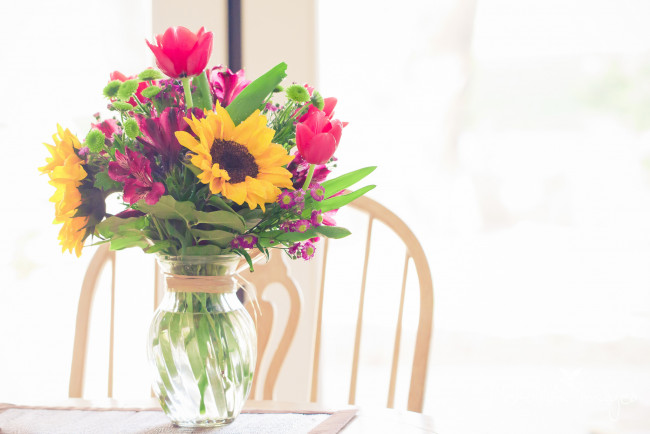 Обои картинки фото цветы, букеты,  композиции, ваза, подсолнух, тюльпаны, букет