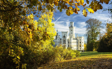 Картинка города -+дворцы +замки +крепости осень дворец замок кусты парк листья деревья