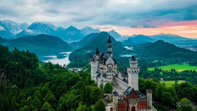 Обои картинки фото neuschwanstein castle, города, замок нойшванштайн , германия, панорама, горы