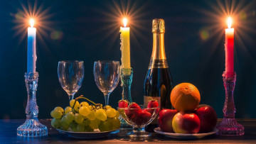 обоя еда, разное, виноград, шампанское, свечи, клубника