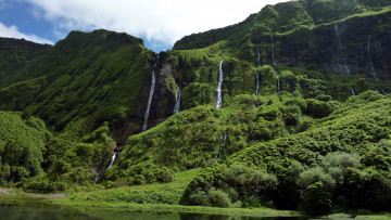 Картинка природа водопады горы зелень