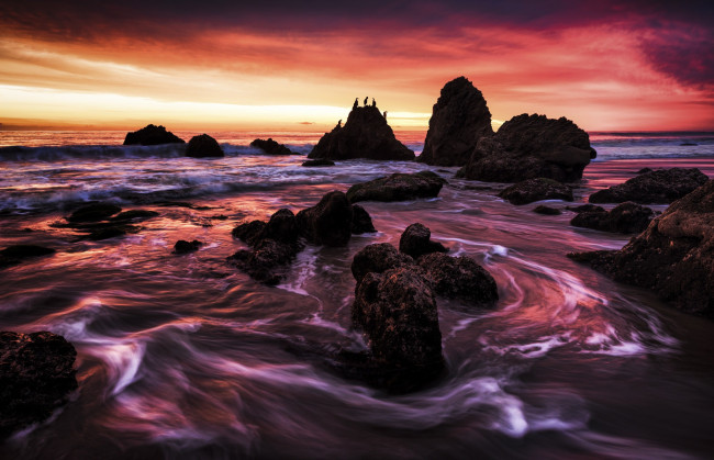 Обои картинки фото природа, побережье, закат, волны, камни