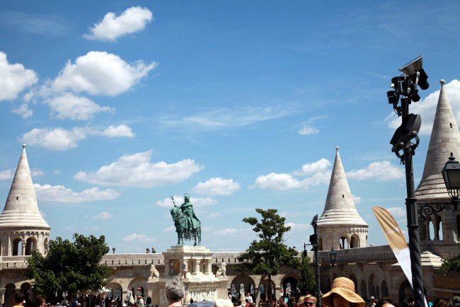 Обои картинки фото города, будапешт , венгрия, памятник, башни