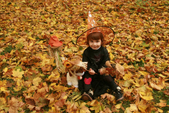 обоя разное, дети, девочка, костюм, шляпа, листья, осень