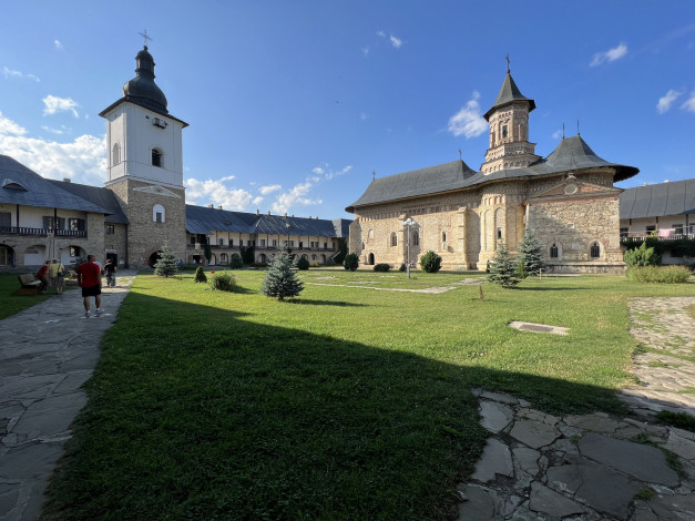 Обои картинки фото manastirea neamt, romania, города, - православные церкви,  монастыри, manastirea, neamt