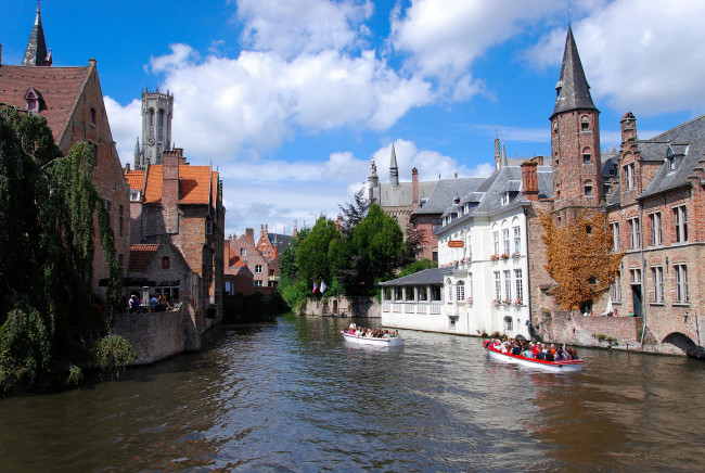 Обои картинки фото города, брюгге, бельгия, лодки, река, дома