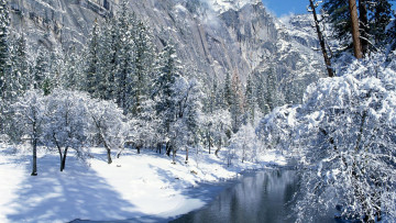 Картинка природа зима горы река лес снег