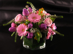 Картинка цветы букеты +композиции герберы лютики тюльпаны ваза