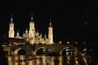 Картинка сеговия+ испания города -+огни+ночного+города собор мост