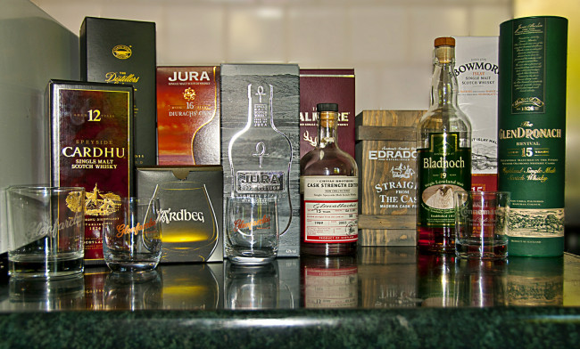 Обои картинки фото бренды, бренды напитков , разное, бутылки, алкоголь, виски