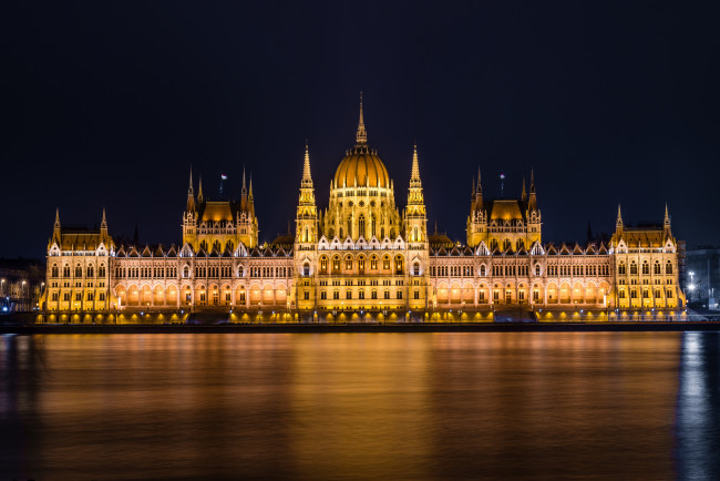 Обои картинки фото hungarian parliament building  budapest, города, будапешт , венгрия, подсветка, дворе, река, ночь