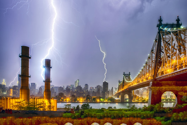 Обои картинки фото new york city lightning, города, нью-йорк , сша, гроза, молнии, огни, мост, река, город
