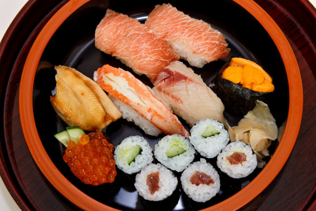 Обои картинки фото еда, рыба,  морепродукты,  суши,  роллы, икра