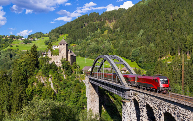 Обои картинки фото техника, электровозы, лес, поезд, austria, tyrol, замок