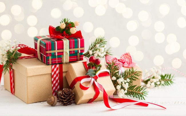 Обои картинки фото праздничные, подарки и коробочки, candle, merry, christmas, украшения, holiday, celebration, елка, рождество, новый, год, подарки, snow, снег, gift, decoration, xmas