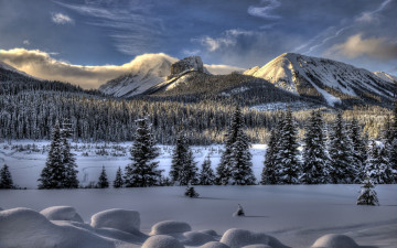 Картинка природа зима облака лес снег горы
