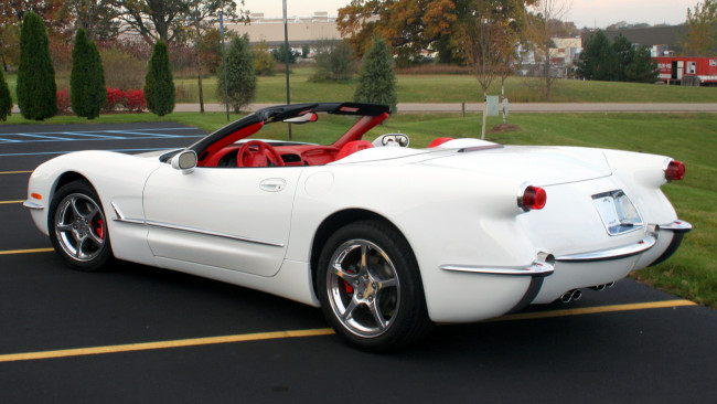Обои картинки фото corvette, автомобили, автомобиль, стиль, мощь, скорость
