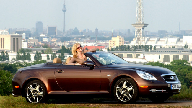 Обои картинки фото lexus, sc, автомобили, авто, девушками, автомобиль, стиль, мощь, скорость