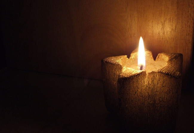 Обои картинки фото разное, свечи, деревянный, огонь