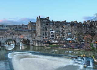 Картинка pulteney bridge in bath england города улицы площади набережные река мост дома водоворот